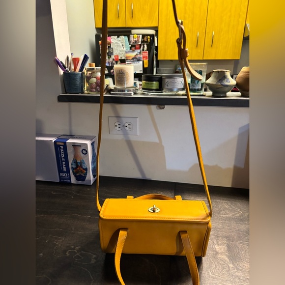 Vintage Coach Geometric Roll bag #9045 - Picture 7 of 12